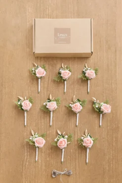 Boutonnieres for Guests in Blush & Cream