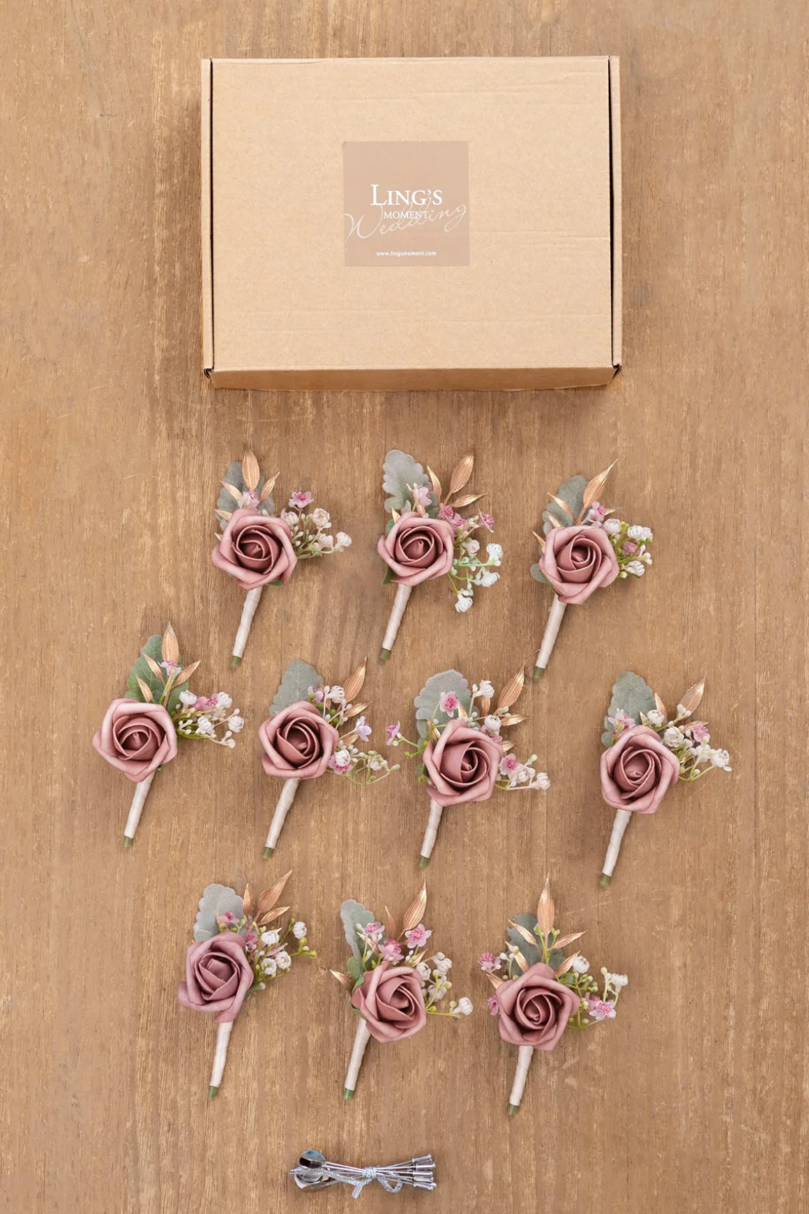 Boutonnieres for Guests in Dusty Rose & Cream