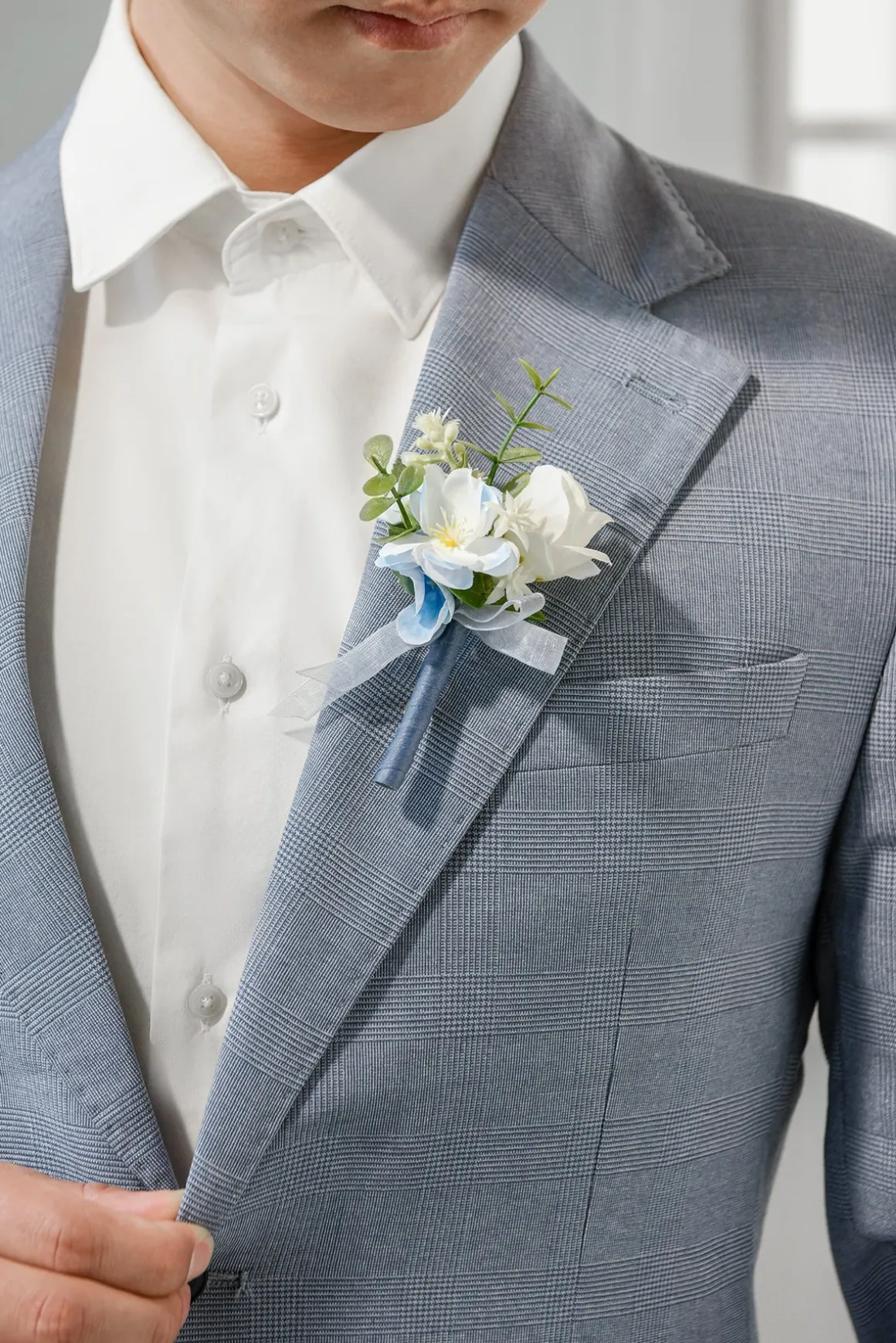 Boutonnieres for Guests in Dutch Blue & Navy Blue