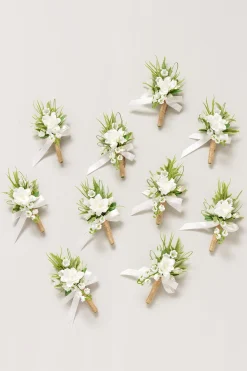 Boutonnieres for Guests in May Lily & Olive