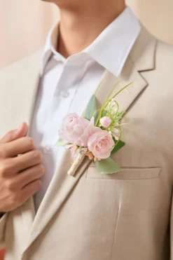 Boutonnieres in Blush & Cream
