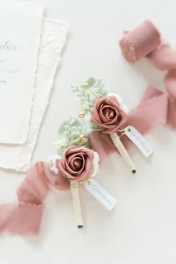 Boutonnieres in Dusty Rose & Cream