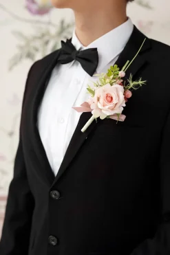 Boutonnieres in Garden Blush | Clearance