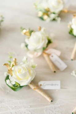 Boutonnieres in Ivory