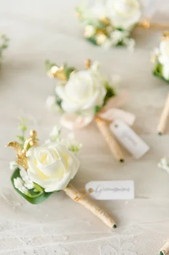 Boutonnieres in Ivory