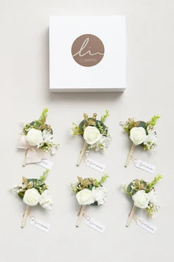 Boutonnieres in Ivory (Set of 6)