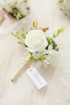 Boutonnieres in Ivory (Set of 6)
