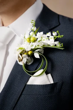 Boutonnieres in May Lily & Olive (Set of 6)