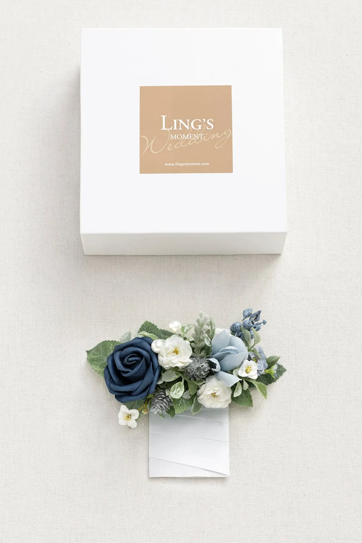 Boutonnieres in Romantic Dusty Blue