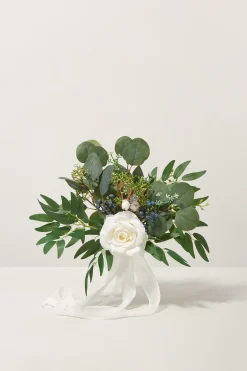 Bridesmaid Posy in Natural Whites（Set of 1 ）