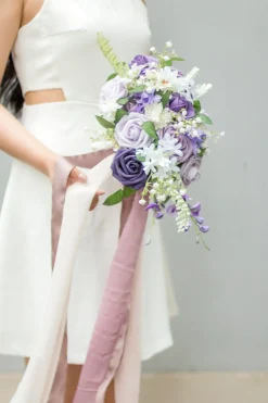 DIY Supporting Flowers in Shades of Purple Rose